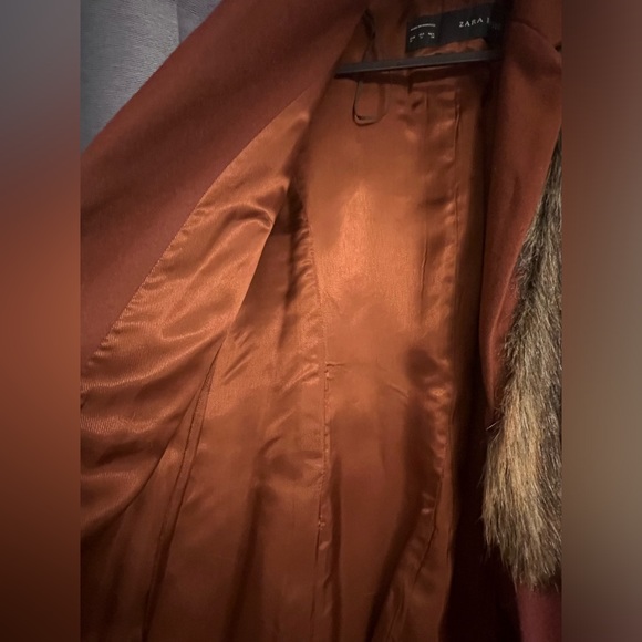 Medium size Fur Vest from Zara - Fall Vest auburn wardrobe - Picture 4 of 6